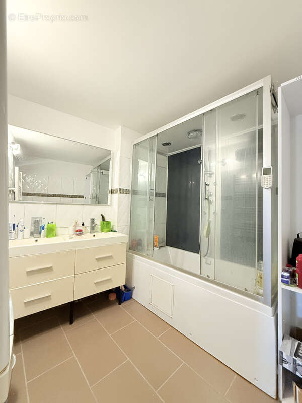 EXCLUSIVITE IRIA IMMOBILIER-Maison récente très proche des commodités! - photo 7