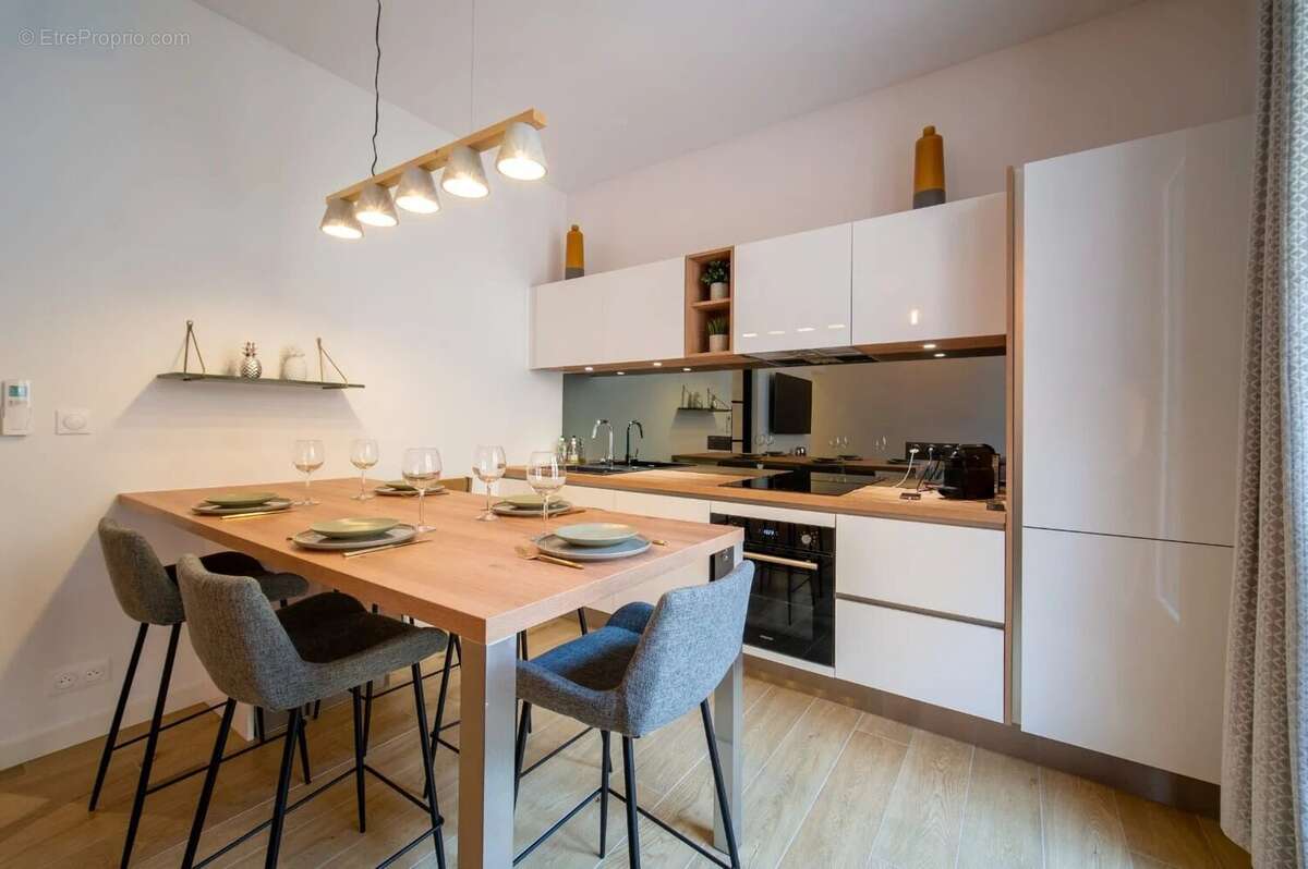 Appartement à MARSEILLE-6E