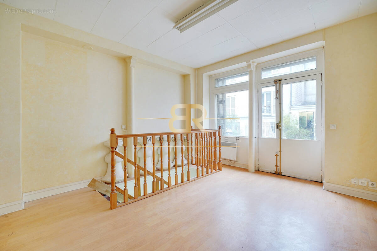 Commerce à PARIS-17E