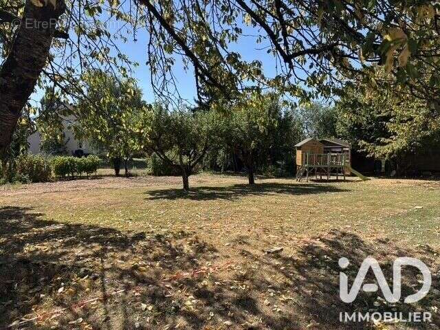 Terrain 683 m² à Joue-Les-Tours  - photo 2