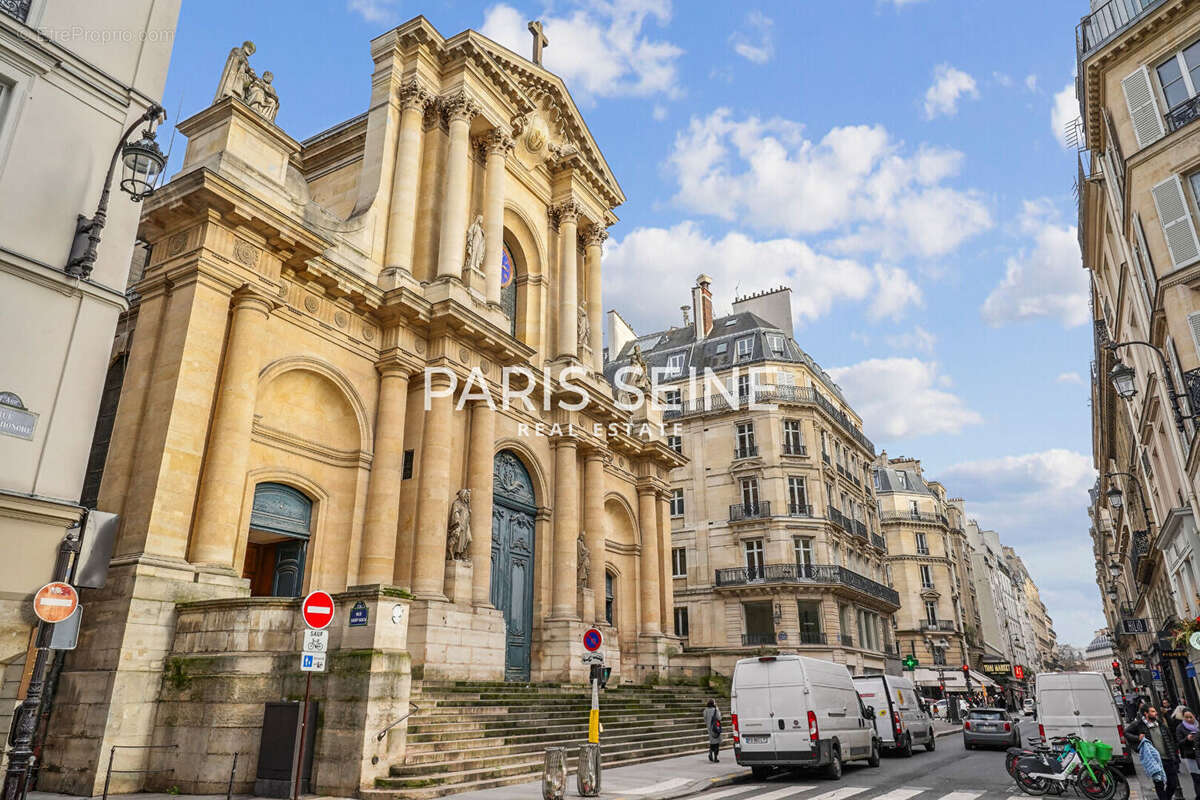 Appartement à PARIS-1E