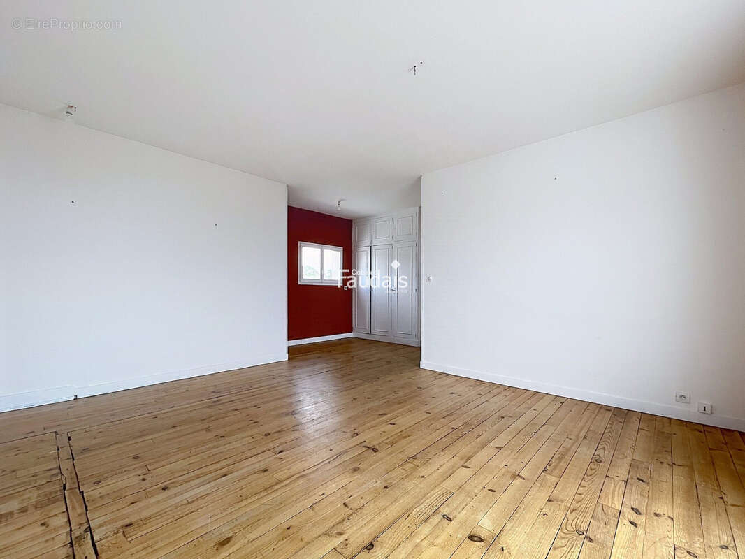 Appartement 185 m² à Belval  - photo 5