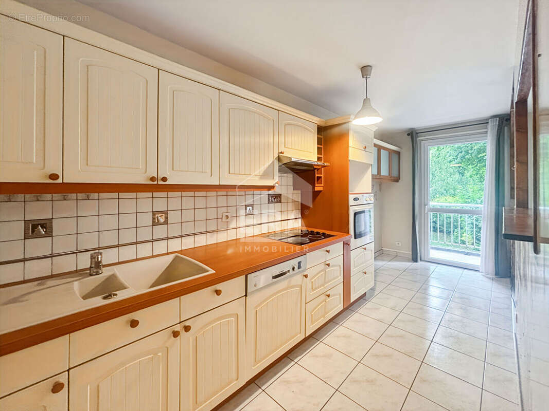 Appartement à VAUX-LE-PENIL