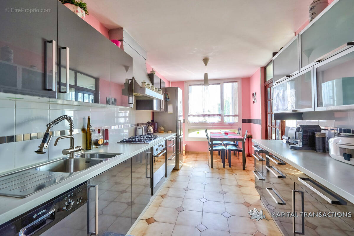 Appartement à LYON-8E