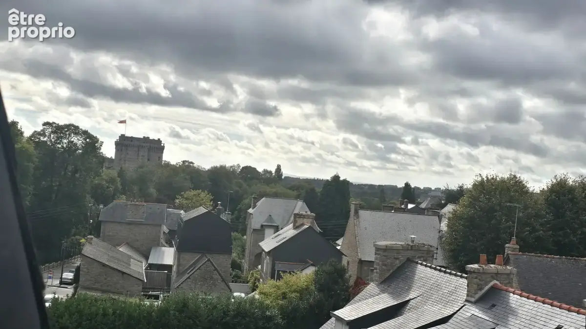 Appart T3 - Vues dégagées, 3ème et dernier étage avec ascenseur, garage. - photo 4
