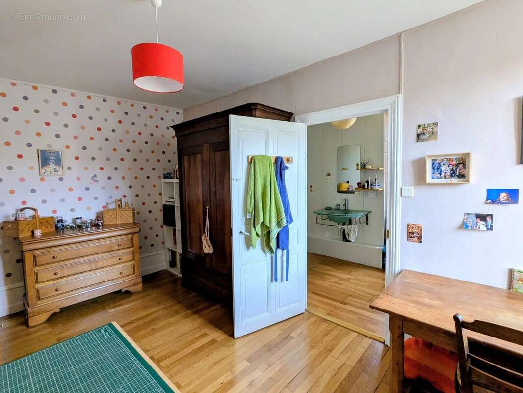 Maison 225 m² à Hurigny  - photo 11