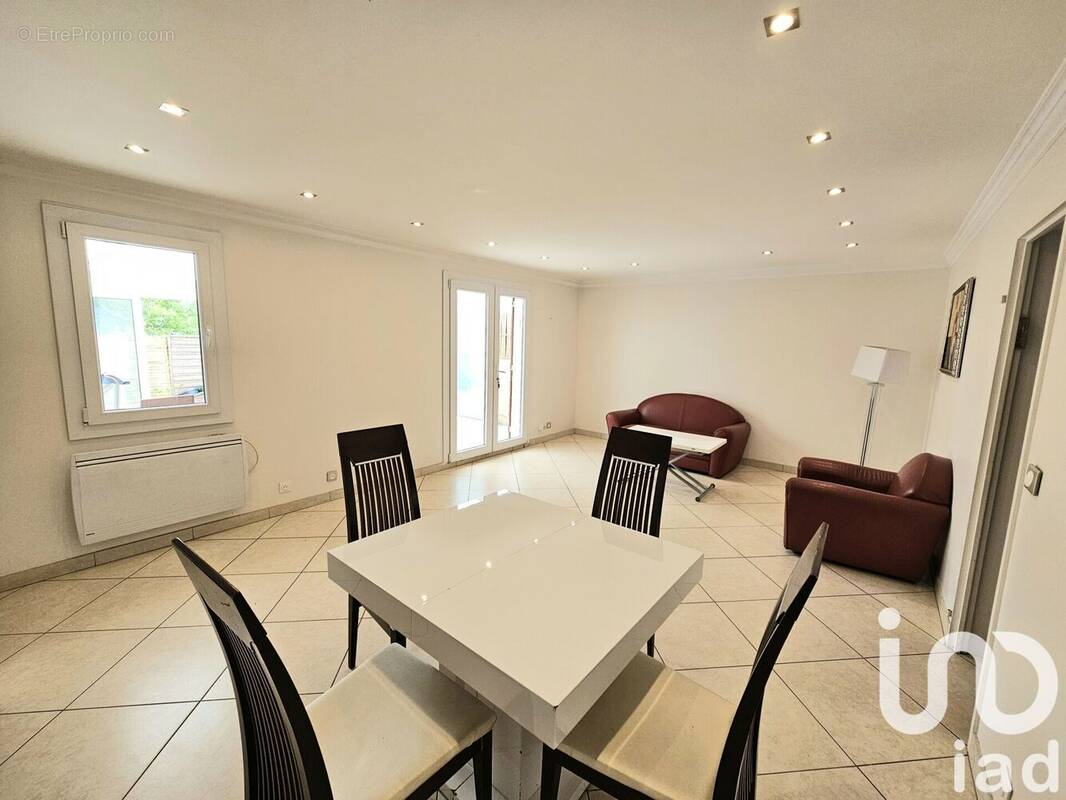 Photo 1 - Maison à BONNEUIL-SUR-MARNE