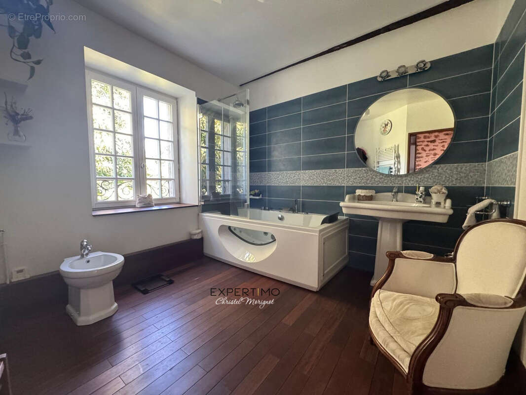 Maison à COUTEVROULT