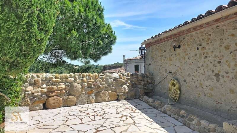 Maison de caractère en pierre, 3 chambres, jardin, terrasse et garage – Charme authentique au cœur d’un village calme entouré de - photo 21