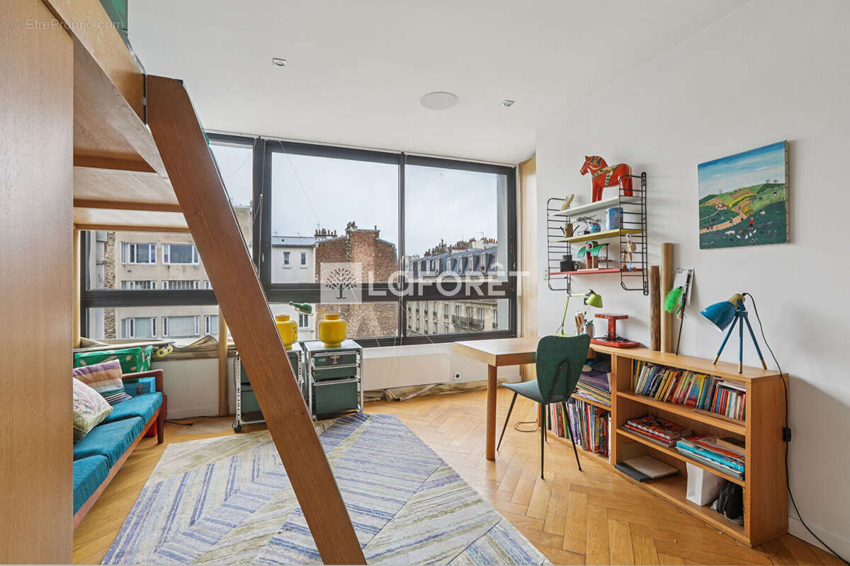 Appartement à PARIS-14E