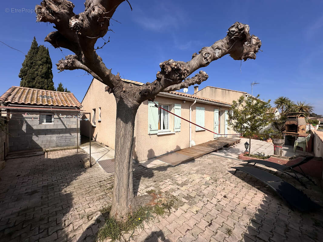 Maison à MONTADY
