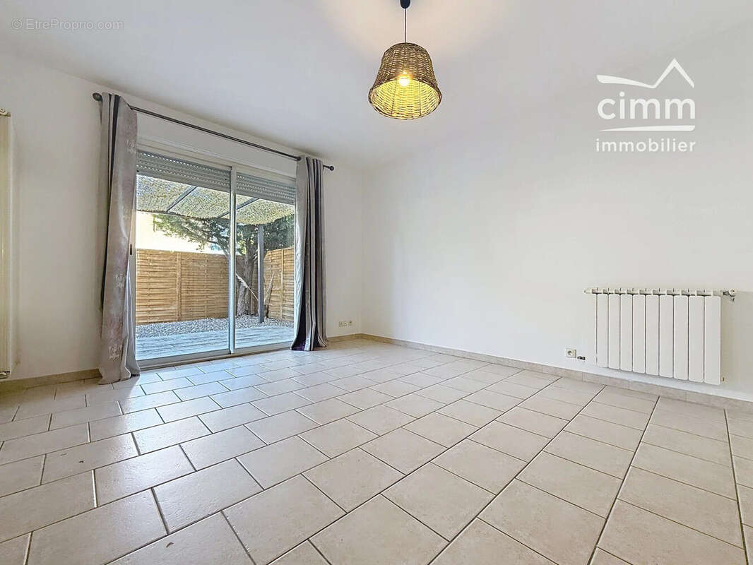 Appartement à L'ISLE-SUR-LA-SORGUE