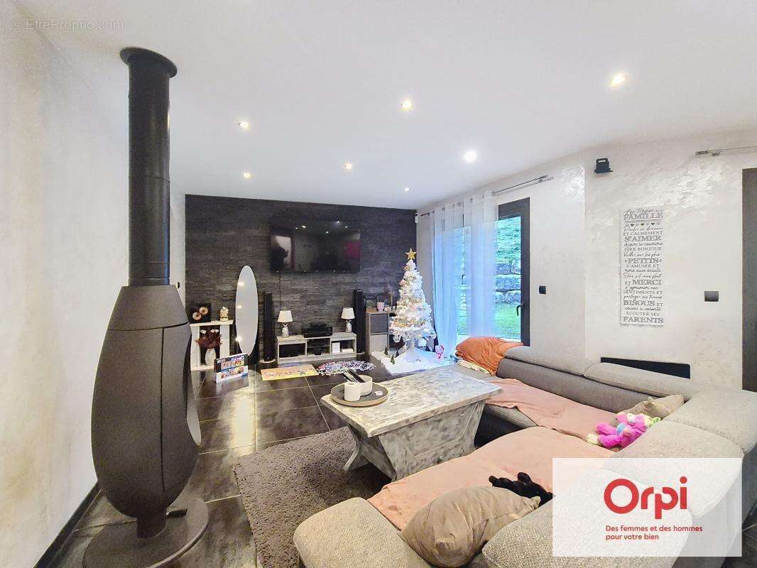 Maison à LE LARDIN-SAINT-LAZARE