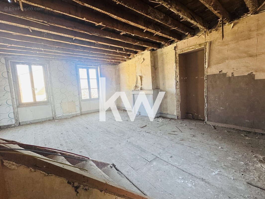 Maison 146 m² à Sury-Le-Comtal  - photo 5