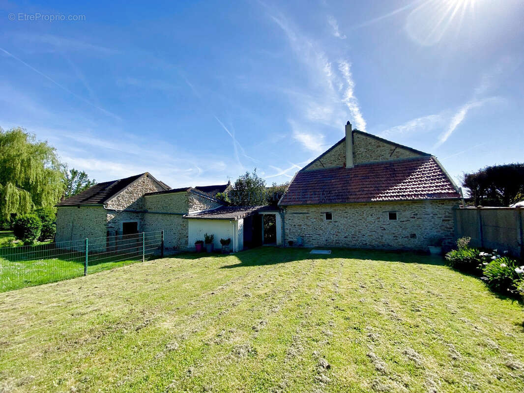 Maison à THOIRY