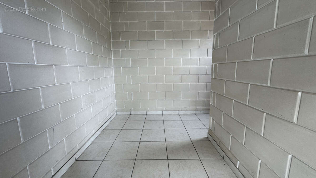 Commerce à SUNDHOUSE