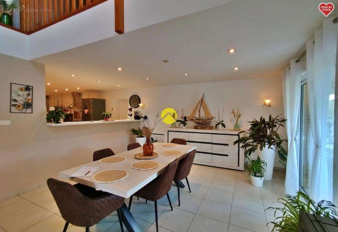 Maison à BEAURAINVILLE