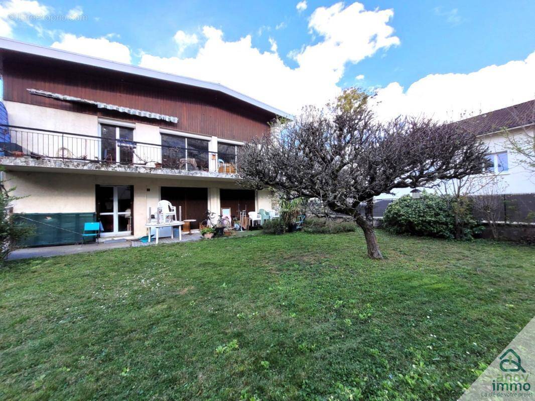 Commerce à SASSENAGE