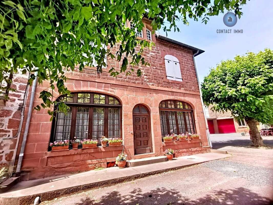 Maison 217 m² à Meyssac  - photo 2