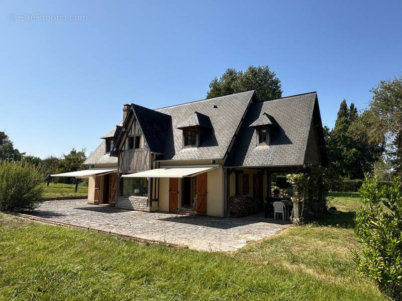 Maison à SAINT-GEORGES-DU-VIEVRE