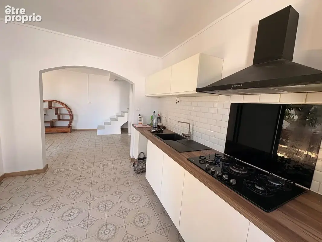 Maison 12 pièces 130 m² à vendre à Saint-Pierre (97410) - photo 4