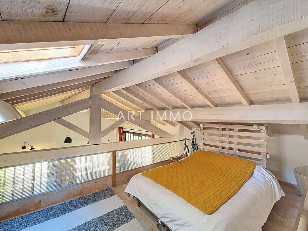 Maison à ROBION