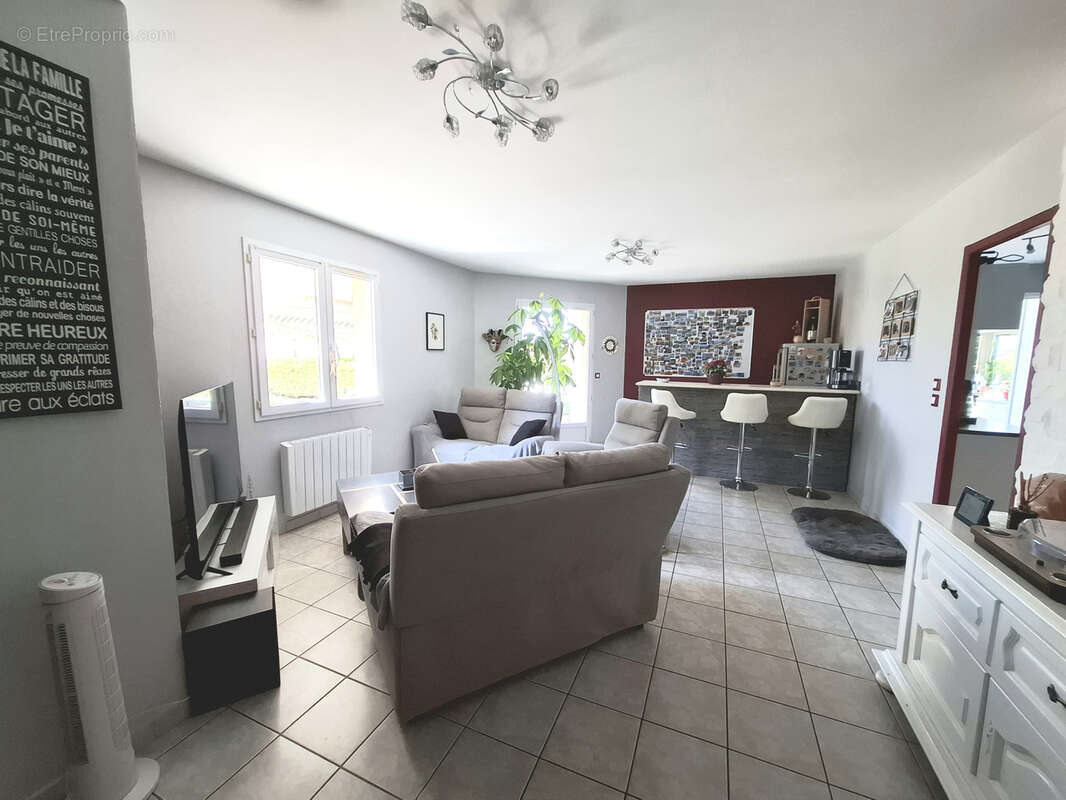 MARGÈS Maison individuelle de plain-pied de 108 m2 sur un terrain 2591 m2 - photo 9
