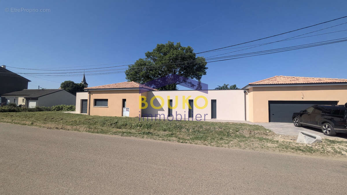 Maison à REMEREVILLE