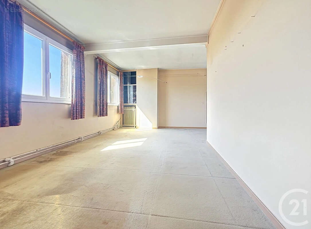Appartement à PARIS-20E