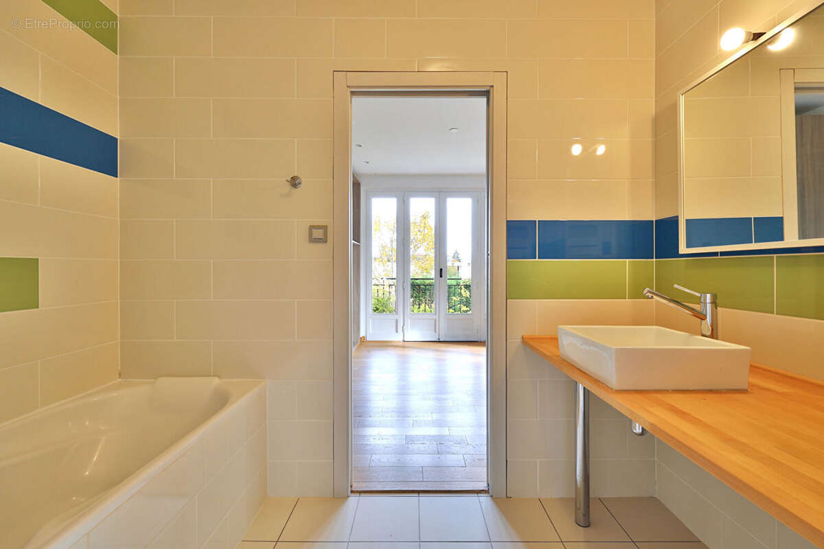 Maison à SAINT-CYR-AU-MONT-D'OR