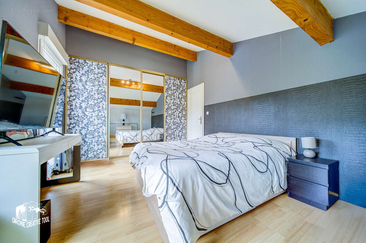 Maison à COIN-LES-CUVRY