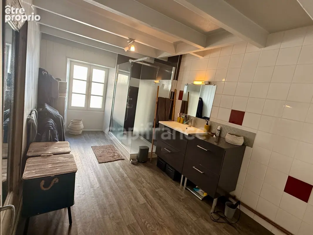  CHAMPDENIERS – Maison de caractère rénovée de 175 m² avec 135 m² de dépendances et fort potentiel - photo 19