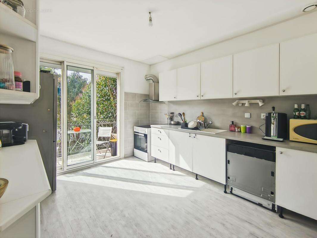 Appartement à MAUGUIO
