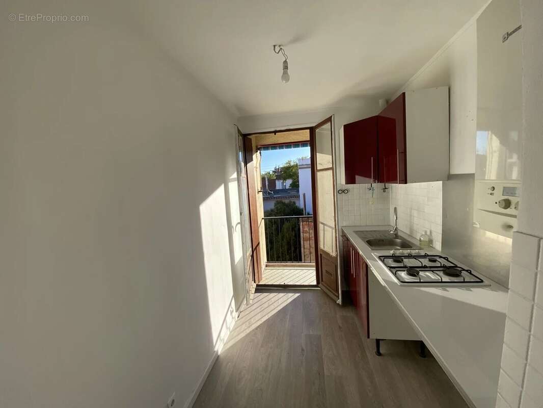 Appartement à MARSEILLE-4E