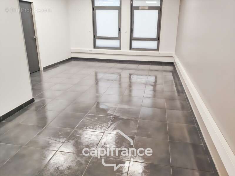 Commerce à BEAUREPAIRE