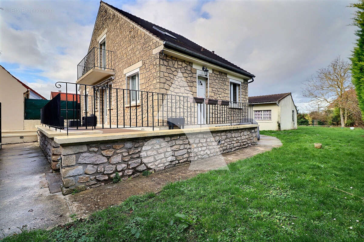 Maison à MERIEL