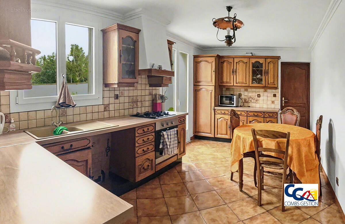 Maison à COMBS-LA-VILLE