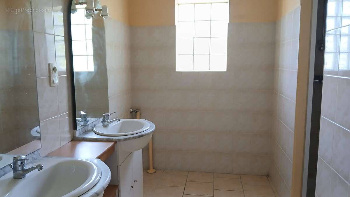 Maison 88 m² à Chalais  - photo 5