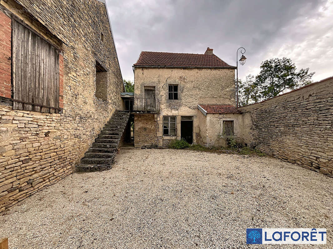 Maison Saulx Le Duc (luxerois) 3 pièce(s) 178.5 m2 - photo 13