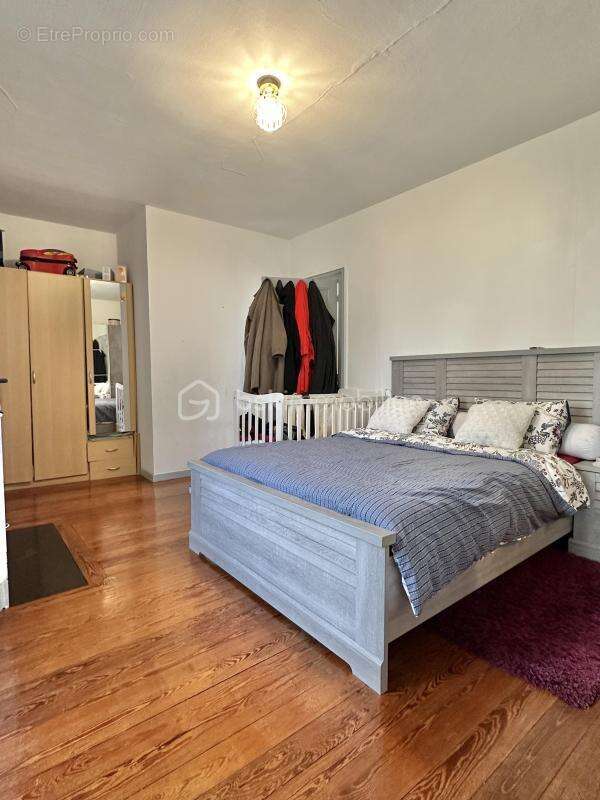 Appartement à VILLENEUVE-SUR-YONNE