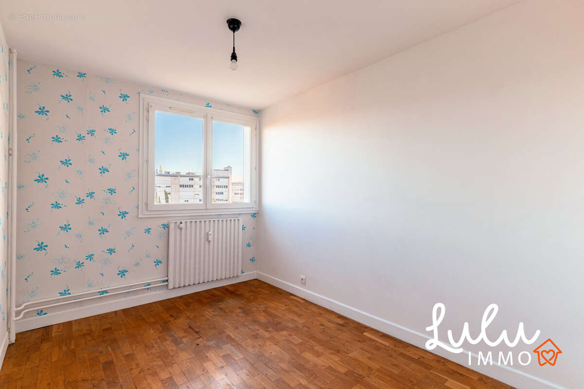 BRON - Appartement T4 74,88m2 avec cave et stationnement libre  - photo 9