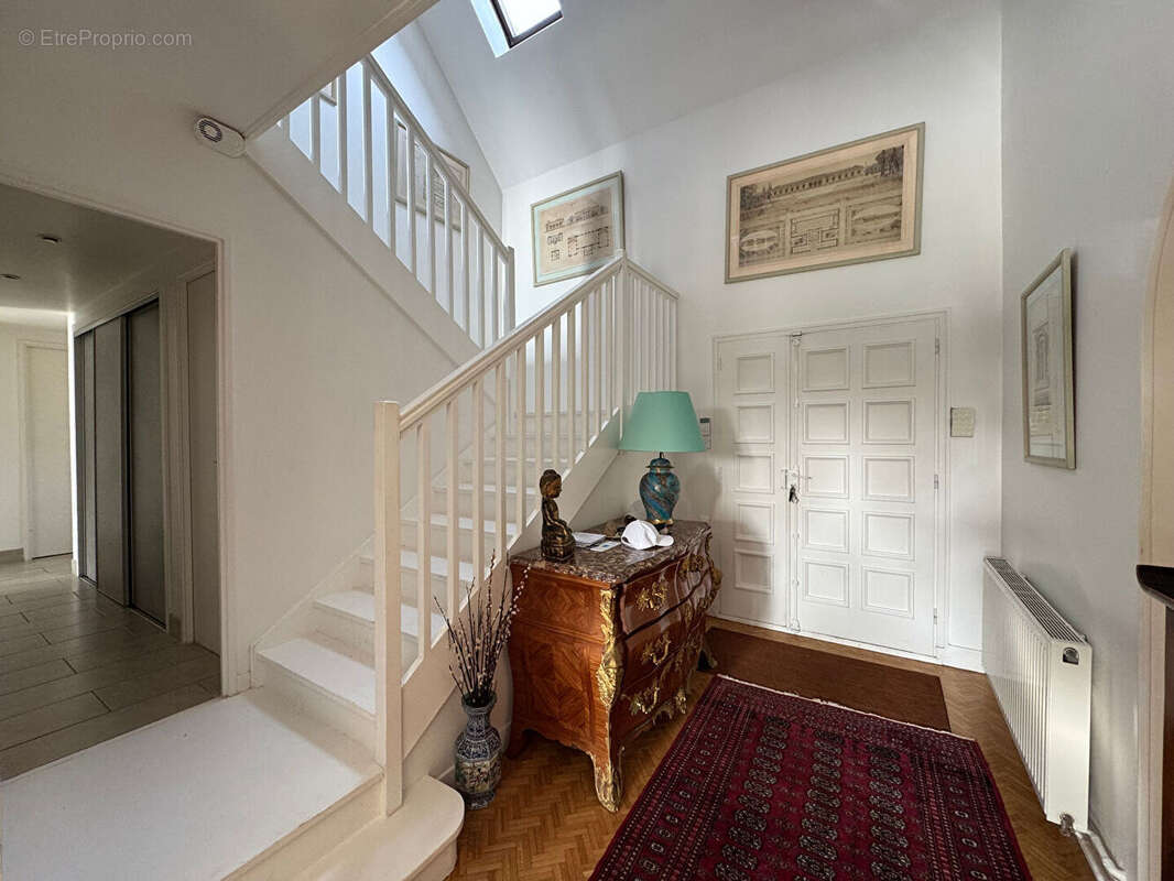 Maison à SAINT-NOM-LA-BRETECHE