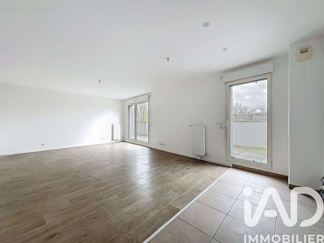 Photo 2 - Appartement à BUSSY-SAINT-GEORGES