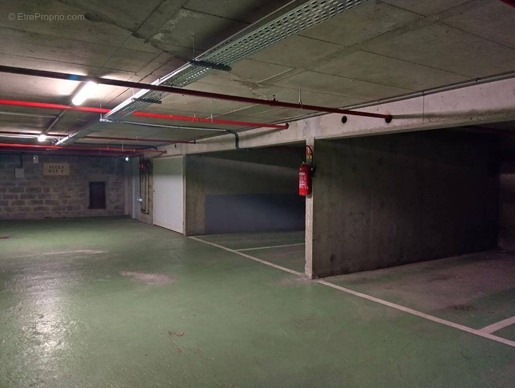 Parking à PARIS-15E