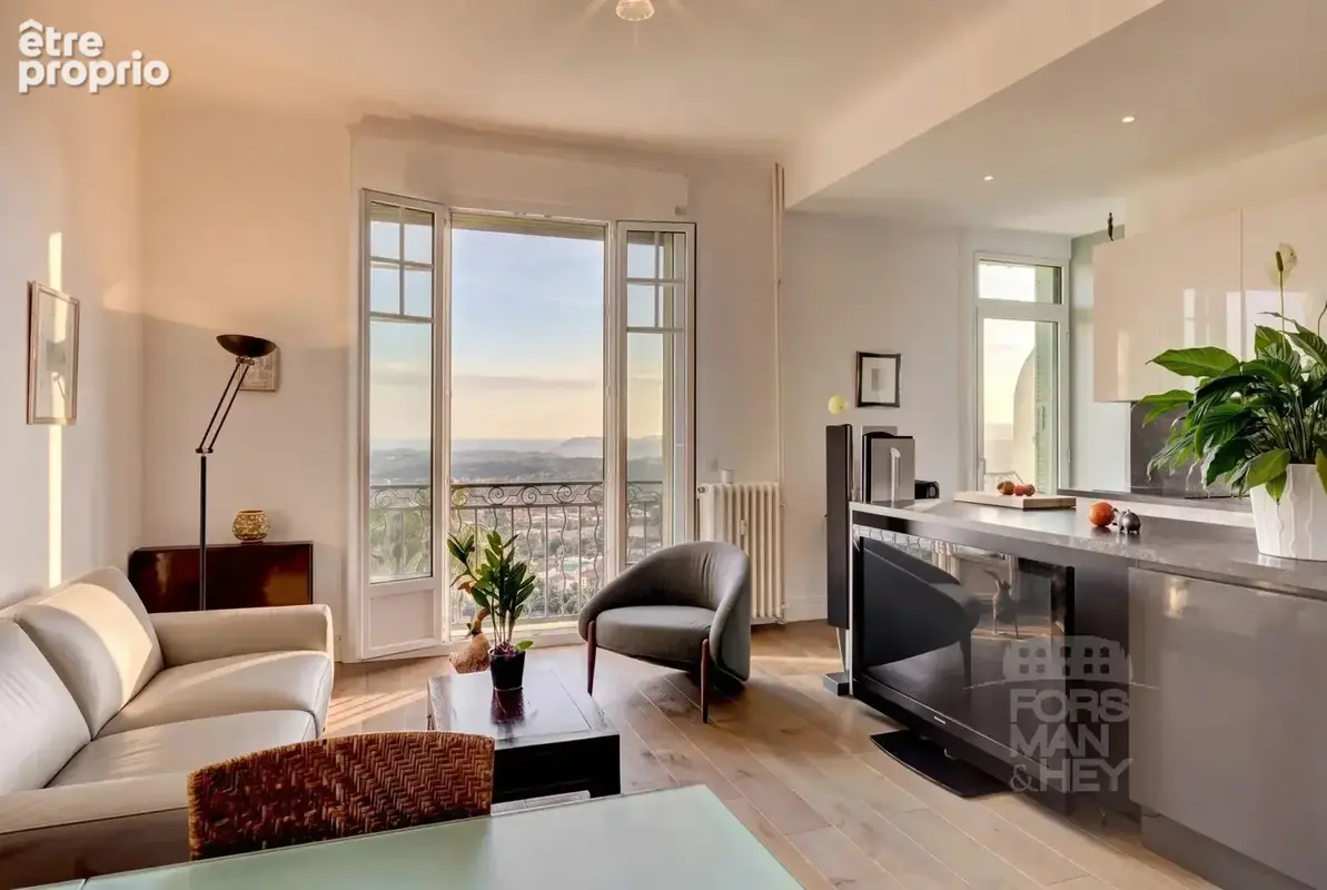 Vue panoramique sur la Côte d’Azur pour cet appartement de caractère - photo 11