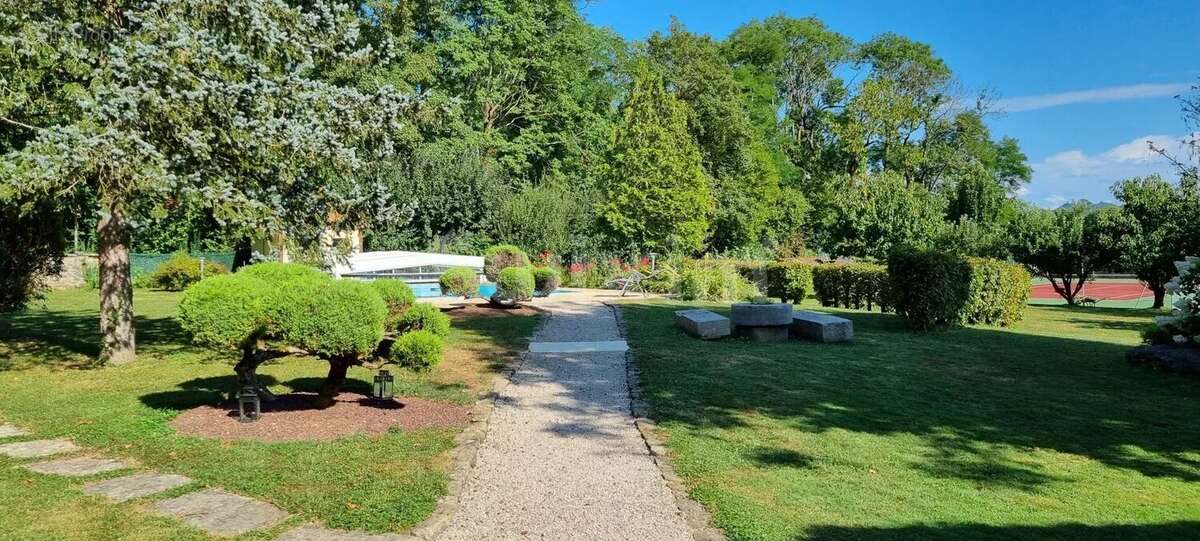 Maison à LONS-LE-SAUNIER