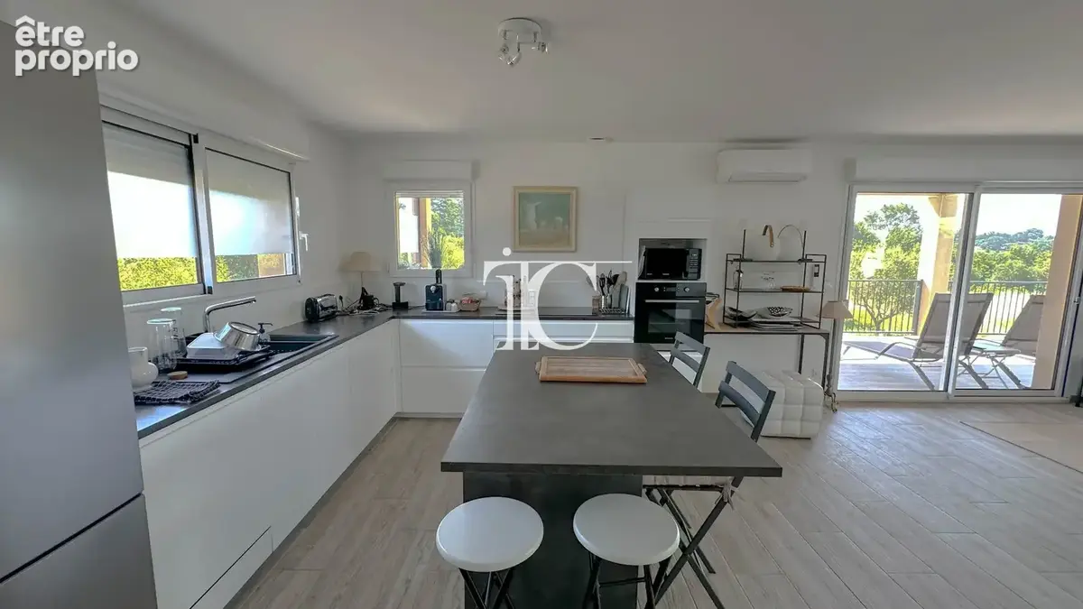 Villa de plain pied double garage et piscine - photo 6