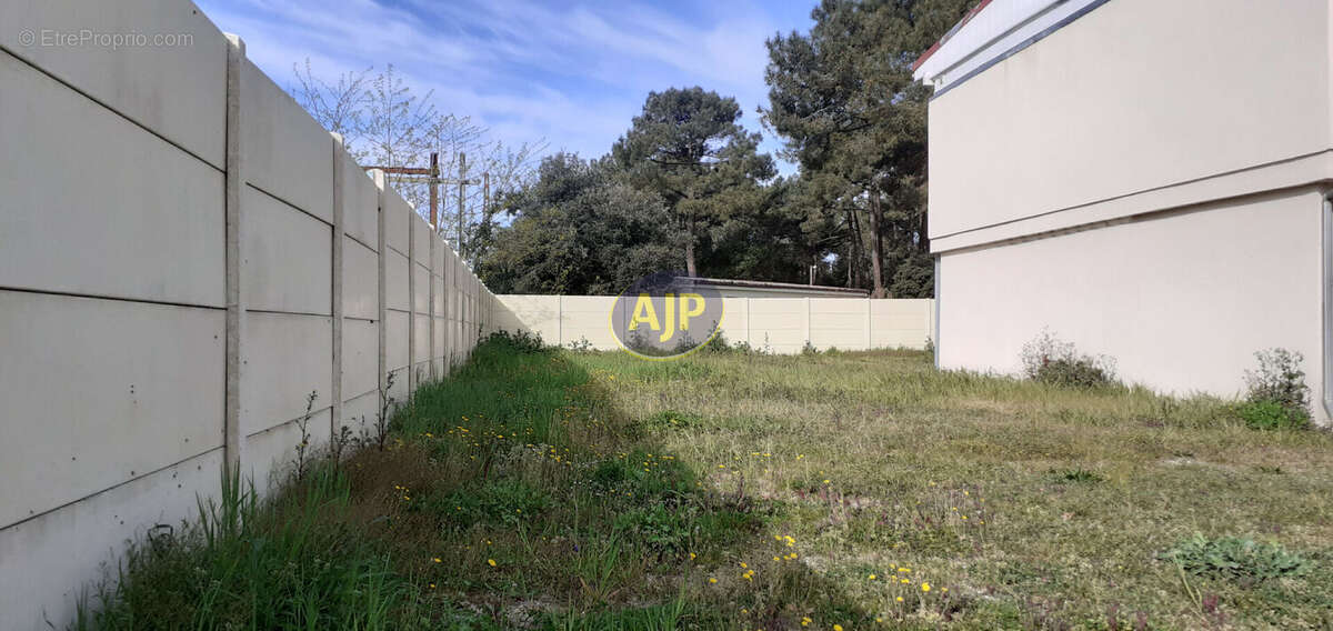 Terrain à LE VERDON-SUR-MER