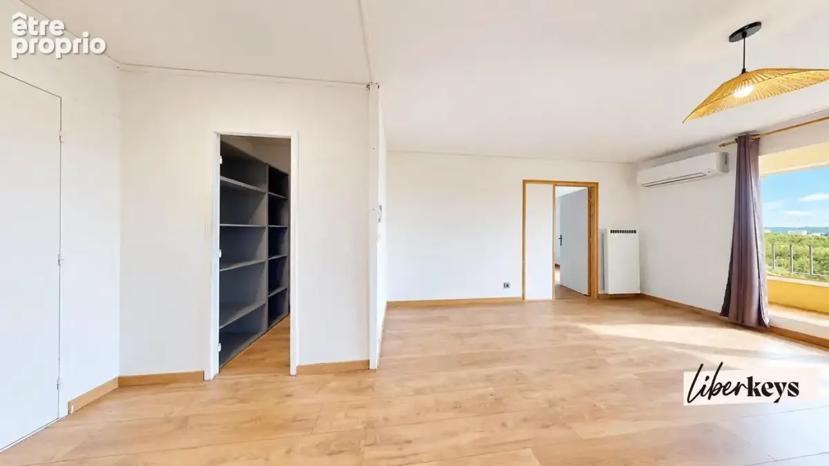Appartement T4  de 80 m² avec balcon   Box privé et   Parking à Draguignan - photo 4