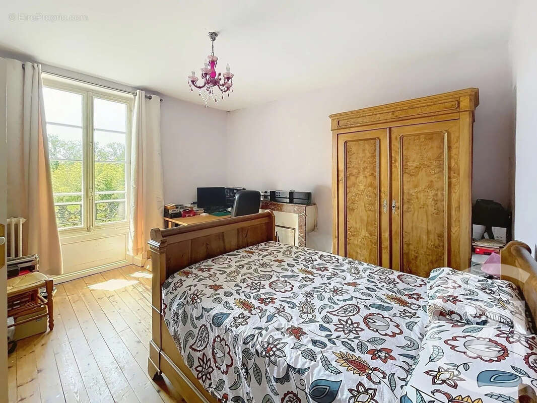 Maison 129 m² à Montignac-Charente  - photo 6